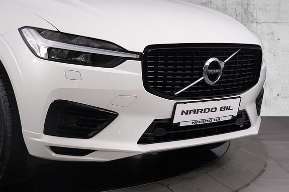 Volvo XC60 2 of 30