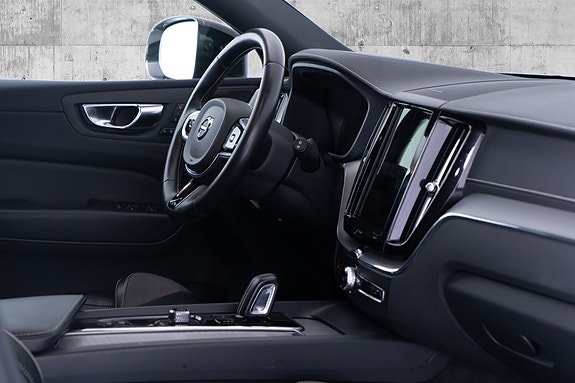 Volvo XC60 17 of 30