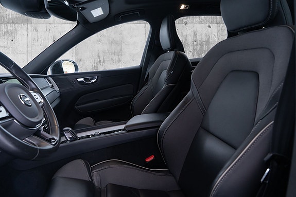 Volvo XC60 12 of 30
