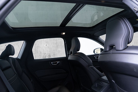 Volvo XC60 30 of 30
