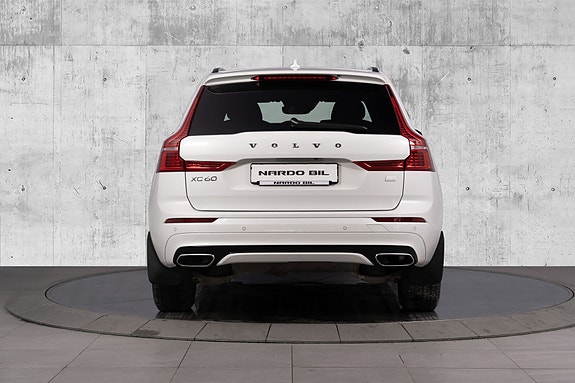 Volvo XC60 8 of 30