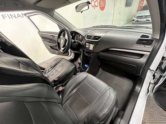 Suzuki Swift 13 of 29