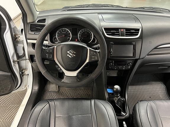 Suzuki Swift 19 of 29