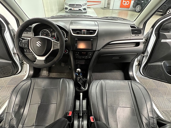Suzuki Swift 18 of 29