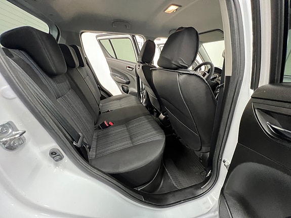 Suzuki Swift 14 of 29