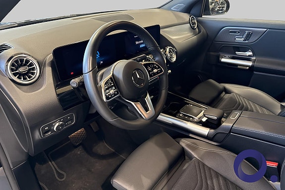 Mercedes-Benz EQA300 13 of 20