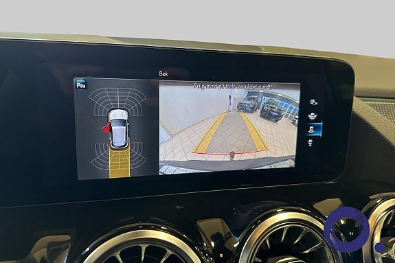 Mercedes-Benz EQA300 17 of 20