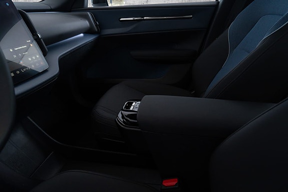 Volvo EX30 18 of 30