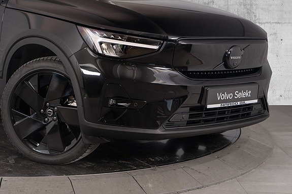 Volvo EX40 3 of 30