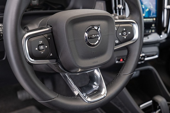 Volvo EX40 21 of 30