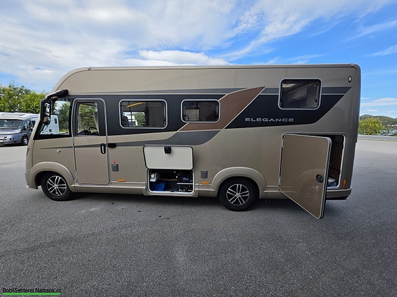 Bürstner Elegance I695 2 of 30