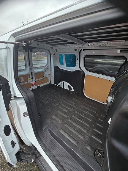 Ford Transit Connect 7 of 11