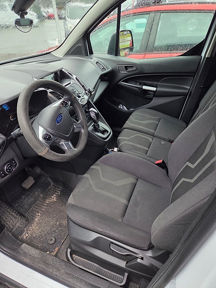 Ford Transit Connect 4 of 11