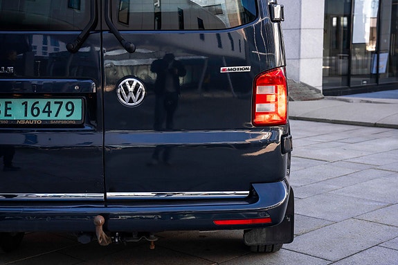 Volkswagen Caravelle 9 of 27