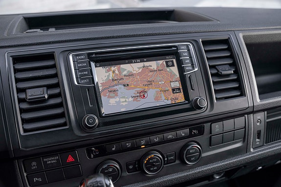 Volkswagen Caravelle 12 of 27