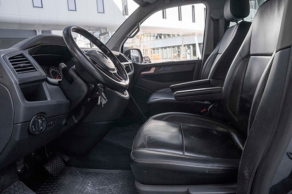 Volkswagen Caravelle 15 of 27