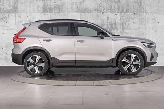 Volvo XC40 17 of 30