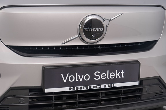 Volvo XC40 4 of 30