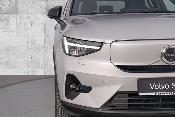 Volvo XC40 6 of 30