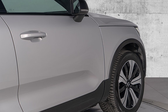 Volvo XC40 15 of 30