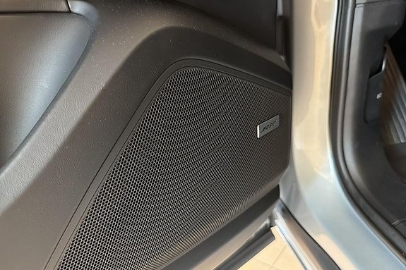 Porsche Cayenne 23 of 30