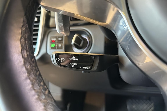 Porsche Cayenne 24 of 30