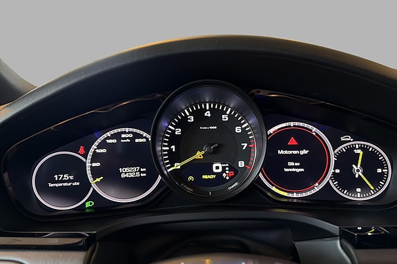 Porsche Cayenne 15 of 30