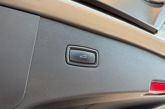 Porsche Cayenne 19 of 30