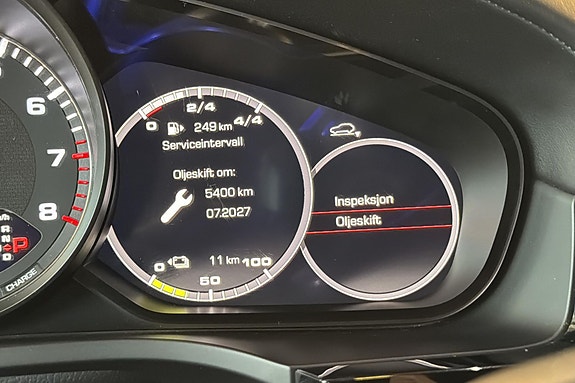Porsche Cayenne 26 of 30