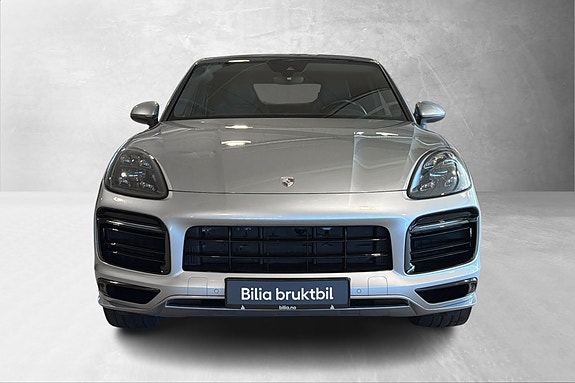 Porsche Cayenne 2 of 30