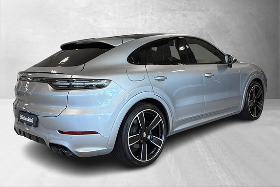 Porsche Cayenne 4 of 30