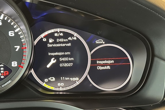 Porsche Cayenne 25 of 30