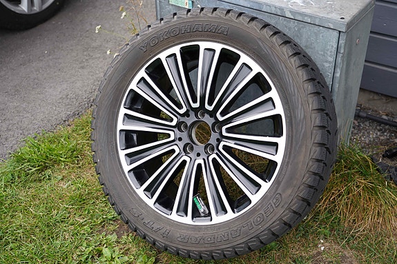Mercedes-Benz GLC350 e 22 of 23