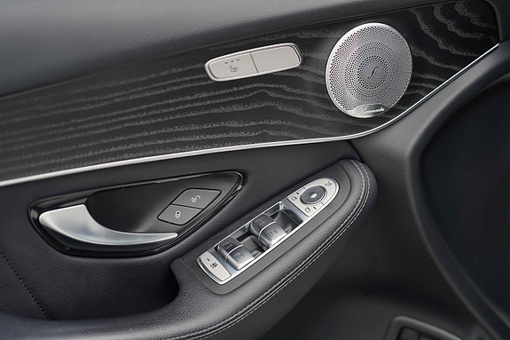Mercedes-Benz GLC350 e 16 of 23