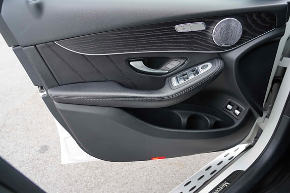 Mercedes-Benz GLC350 e 15 of 23