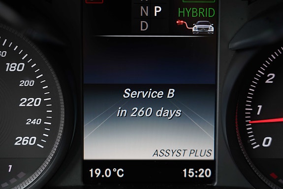 Mercedes-Benz GLC350 e 23 of 23