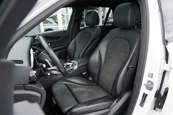 Mercedes-Benz GLC350 e 14 of 23