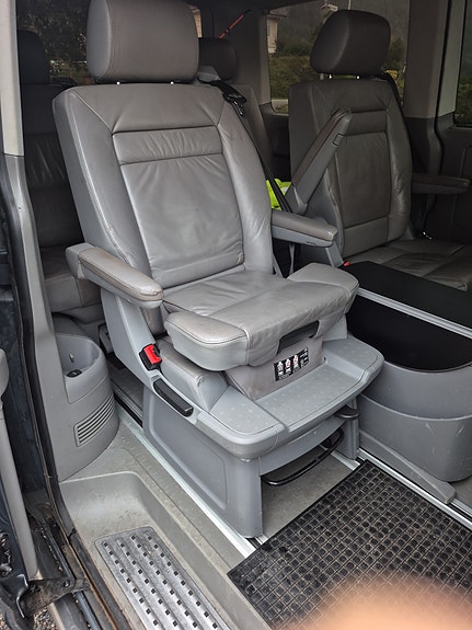 Volkswagen Multivan 26 of 28