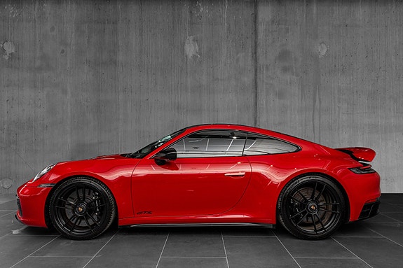 Porsche 911 Carrera 4 GTS 3 of 30