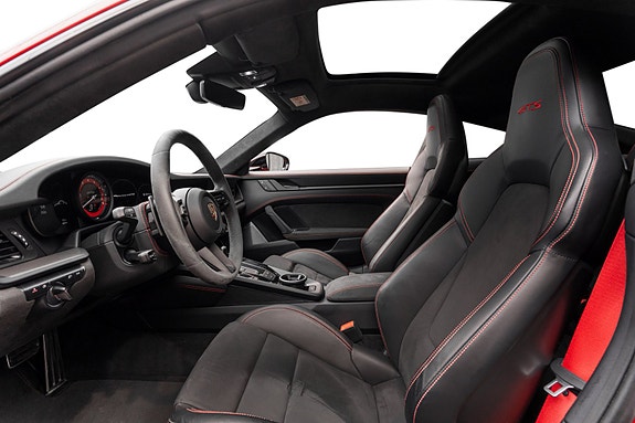 Porsche 911 Carrera 4 GTS 4 of 30
