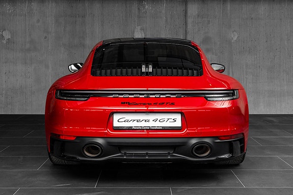 Porsche 911 Carrera 4 GTS 7 of 30