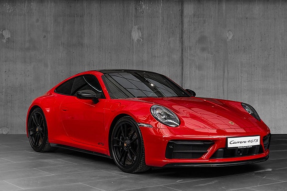 Porsche 911 Carrera 4 GTS 10 of 30