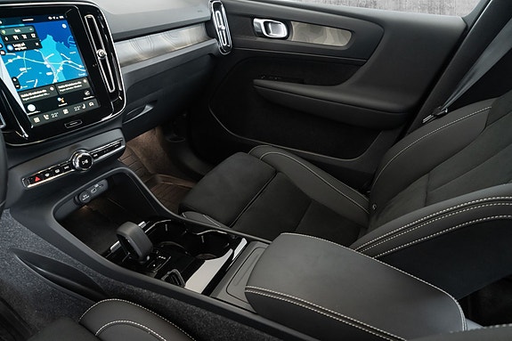 Volvo EX40 16 of 30