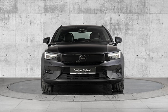 Volvo EX40 3 of 30