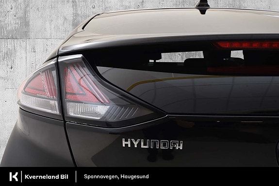 Hyundai IONIQ 8 of 30