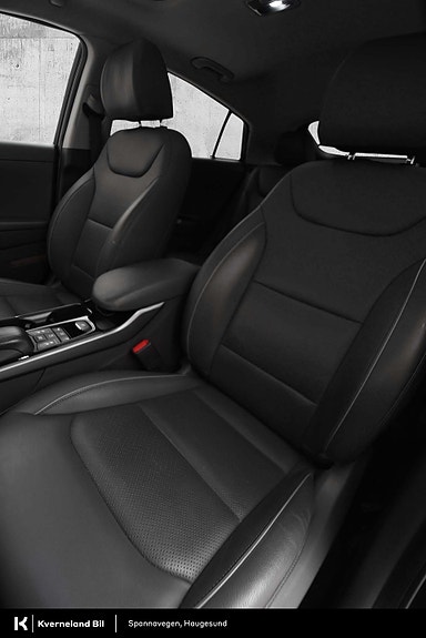 Hyundai IONIQ 13 of 30