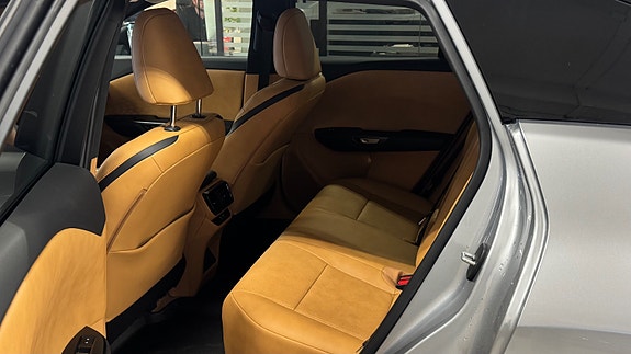 Lexus RZ450e 11 of 30