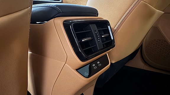 Lexus RZ450e 13 of 30
