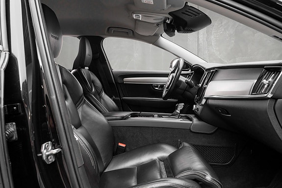 Volvo V90 30 of 30
