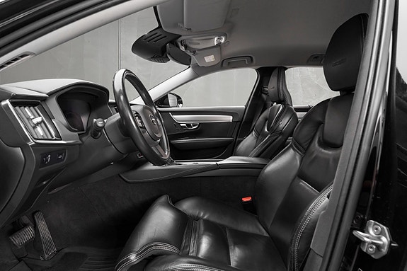 Volvo V90 26 of 30